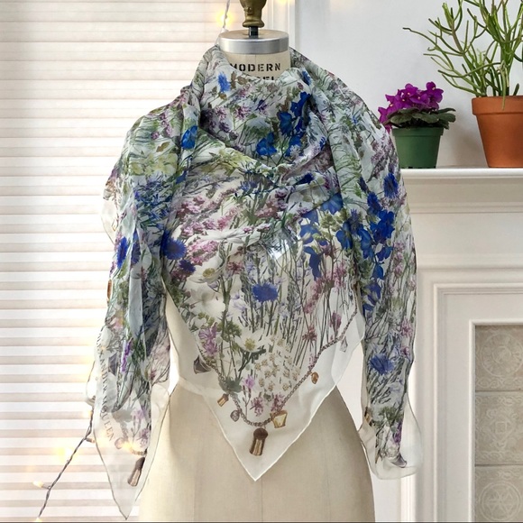 Alexander McQueen β€οΈβ€οΈβ€οΈ Wild Meadow Silk Scarf - Picture 2 of 8